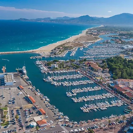 Rdc Avec Terrasse, Parking Et Animaux Acceptes A 100m De La - Fr-1-776-116 * Saint-Cyprien (Pyrenees-Orientales)